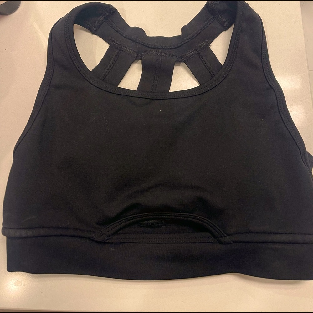 Alphalete trinity sports bra in black - Picture 3 of 4